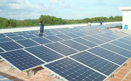"Nhà máy điện mặt trời" ngay trên mái nhà