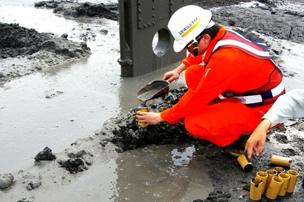 Nghiên cứu vật liệu bê tông từ bùn thải và tro bay ứng dụng vào san nền