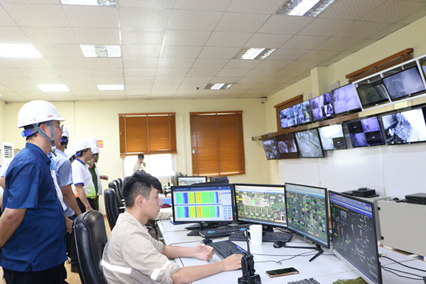 Xi măng và Xây dựng Quảng Ninh gắn nhiệm vụ sản xuất đi đôi với bảo vệ môi trường