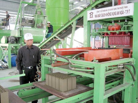 Nhà máy An Ngãi - Tân Phước Thịnh: Đầu tư dây chuyền gạch không nung hiện đại