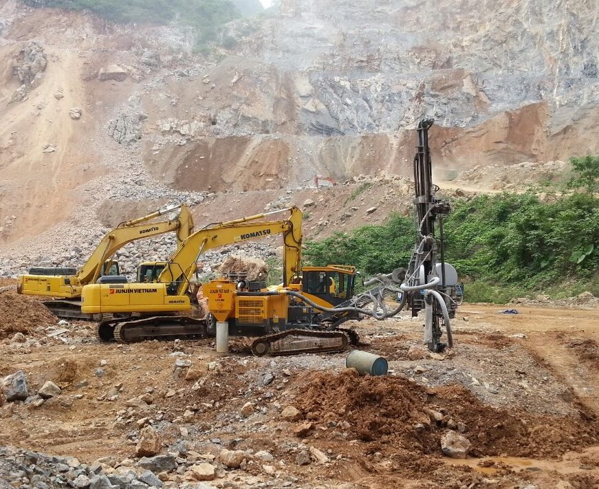 Xi măng Đồng Bành kiến nghị xử lý an toàn thi công đường vào mỏ đá vôi