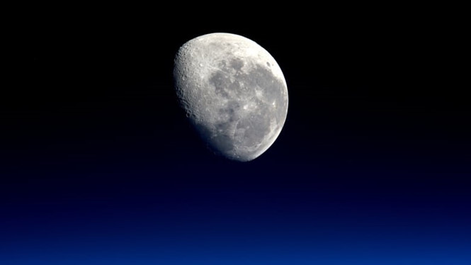 Roscosmos (Nga) nghiên cứu sử dụng đất đá trên mặt trăng để sản xuất vật liệu xây dựng