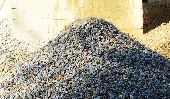 TT Huế: Biến rác thải thành cát sỏi xây dựng