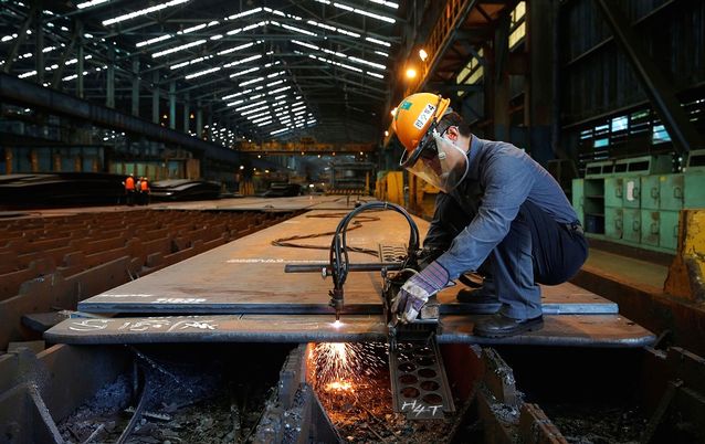 Giá quặng sắt, thép tại Trung Quốc giảm tối đa biên độ cho phép trong phiên giao dịch đầu năm