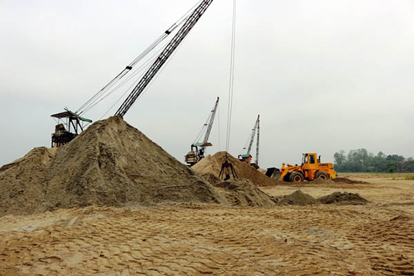Giá cát xây dựng và san lấp chưa có dấu hiệu hạ nhiệt