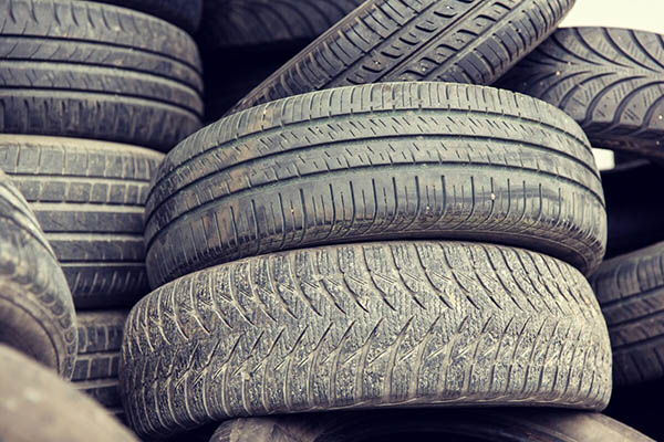 Nghiên cứu tái chế lốp xe cũ sản xuất bê tông