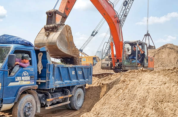 ĐBSCL: Giá cát xây dựng tăng từ 20.000 - 40.000 đồng/khối dịp cuối năm